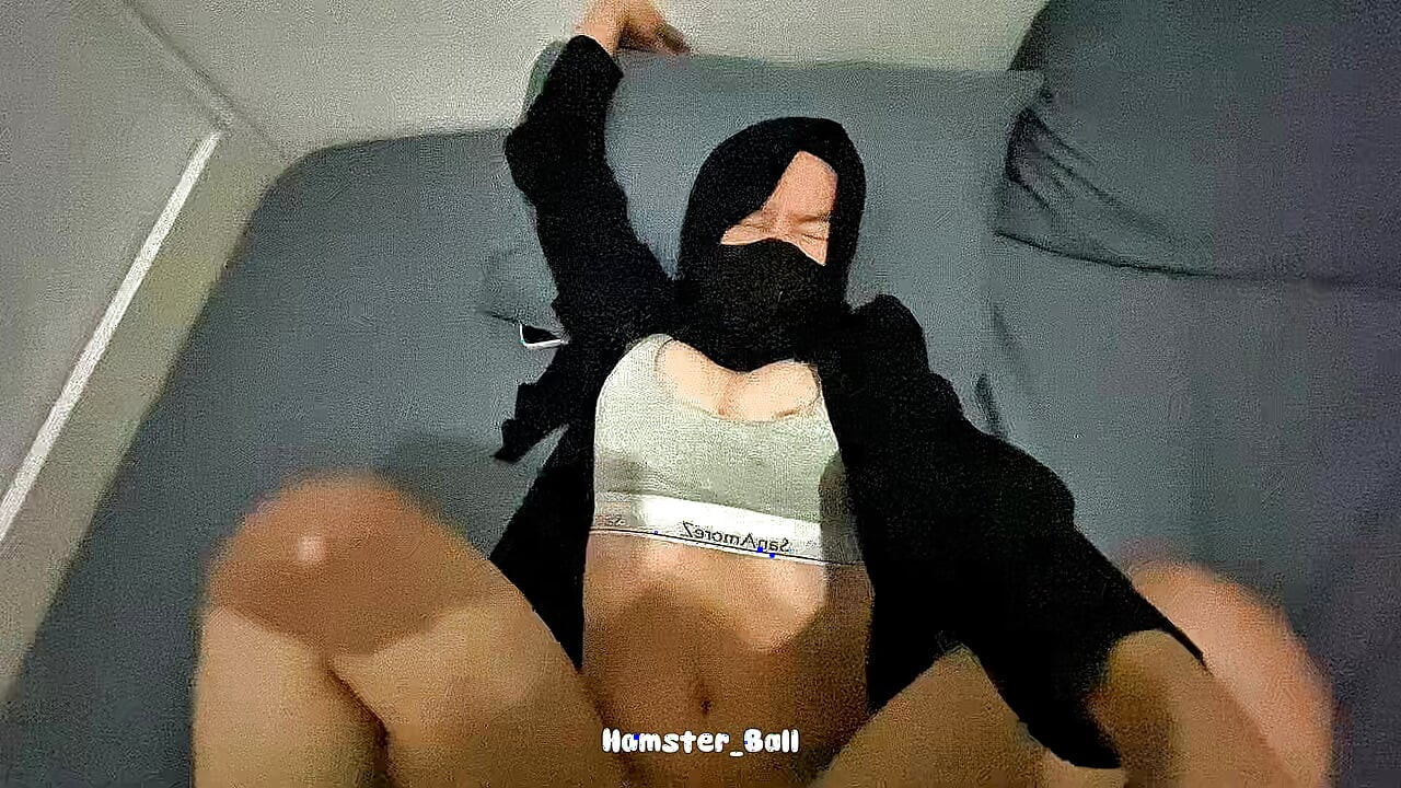 Evde kimse yokken tesettürlü üvey kız kardeşin ev yapımı sikişi