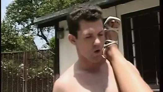 Büyük çük damızlık verir sarışın bebek ile yuvarlak göt derin anal delme