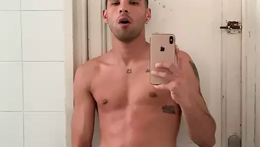 Duşdan önce hızlı bir mastürbasyon