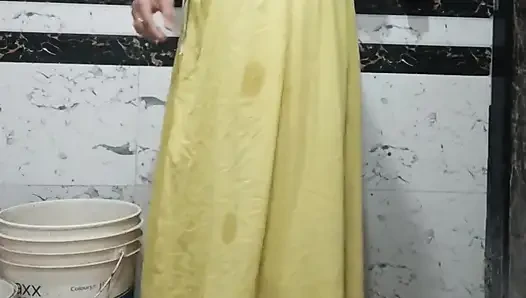 Priya bhabi ateşli vücut gösterisi
