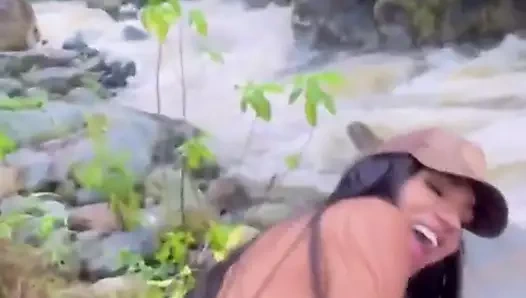 Transex morena em publico no Rio