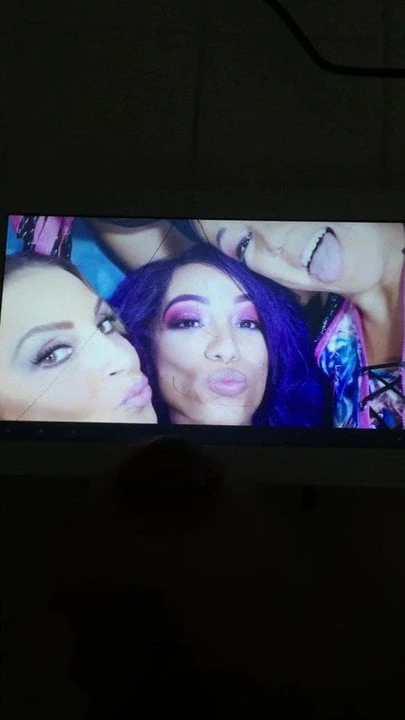Wwe trish stratus sasha banks bayley boşalıyor