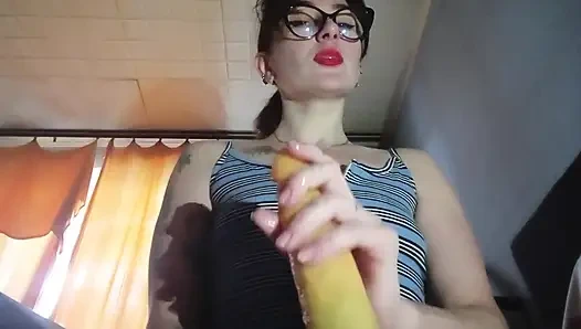 Üvey anne mastürbasyon yapmayı öğretiyor