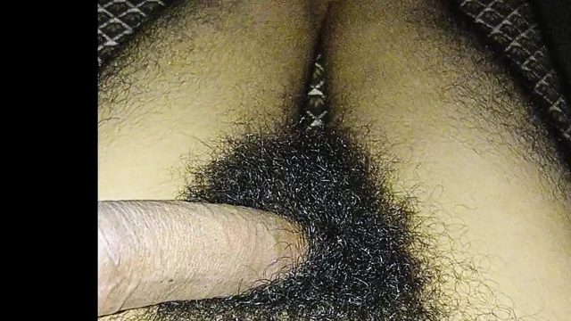 Adam evde mastürbasyon yapıyor
