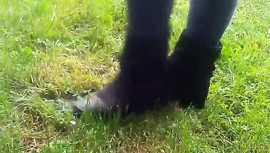 Siyah süet botlarla eğlence 2