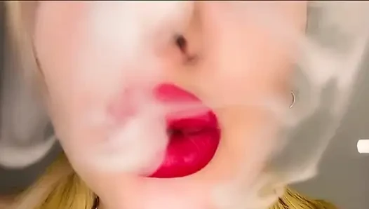 Asmr ve akıl sikişi sigara içen joi boşaltıyor