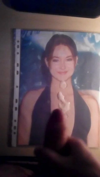 Shailene Woodley'e ilk boşalma