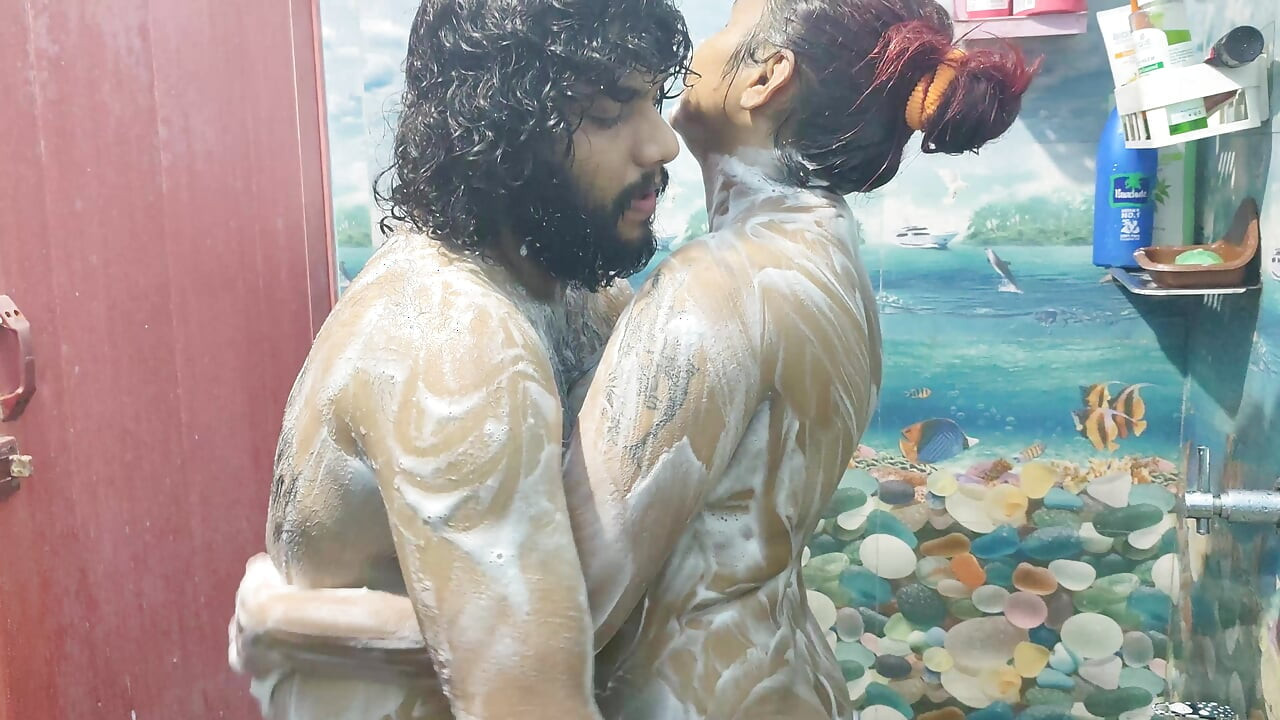 Banyo ve göğüsler banyo romantizmi