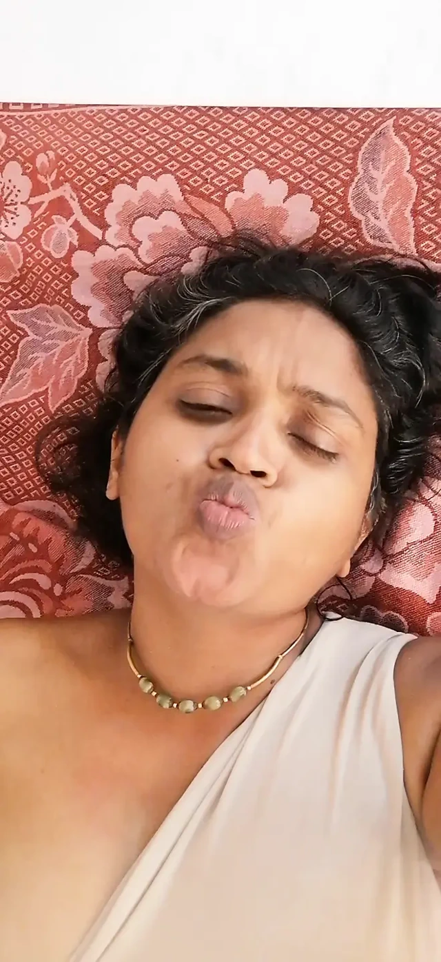 Üvey kız kardeşim sigara içen bir kaltaktı