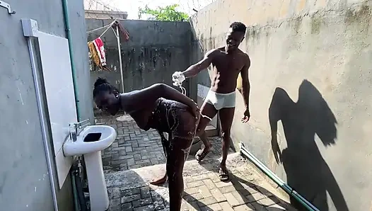 Eğer çok sikişmek kolaysa gel ve bunu dene