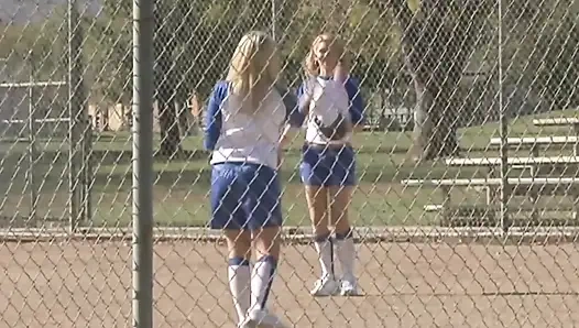 Azgın Sarışın Lezbiyenlerin Kirli Sırları