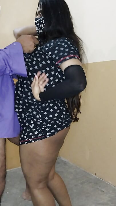 Cumartesi gecesi parti dansı ve erkek arkadaşı sikiliyor