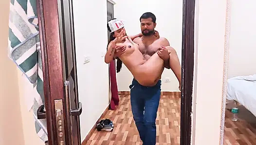 Hintli desi doktor ve güzel hemşire sert seks videosu amcığı sikiyor Hintçe ses