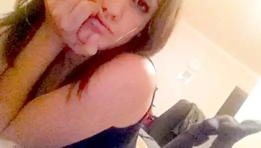 Döl sikmek için en iyi kız, herkes için sürtük, ağzına boşalma