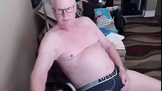 Seksi külotlu büyükbaba