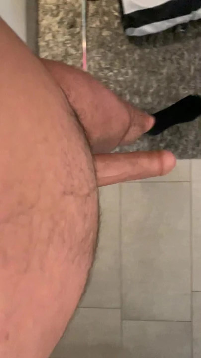 31см позирует