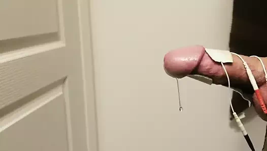 Estim damlayan eller serbest twinks