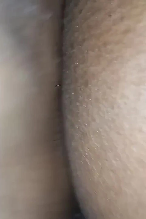 Ateşli yenge bütün gece yatakta kayınbiraderi tarafından sikiliyor