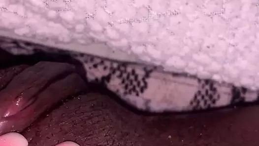 Sıçrayan su düşüyor