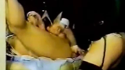 Kadın fransız prsoner gardiyanlar kayış üzerinde sikme bir mahkum