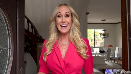 Orta yaşlı seksi kadın Brandi Love röportajdan sonra dölleniyor