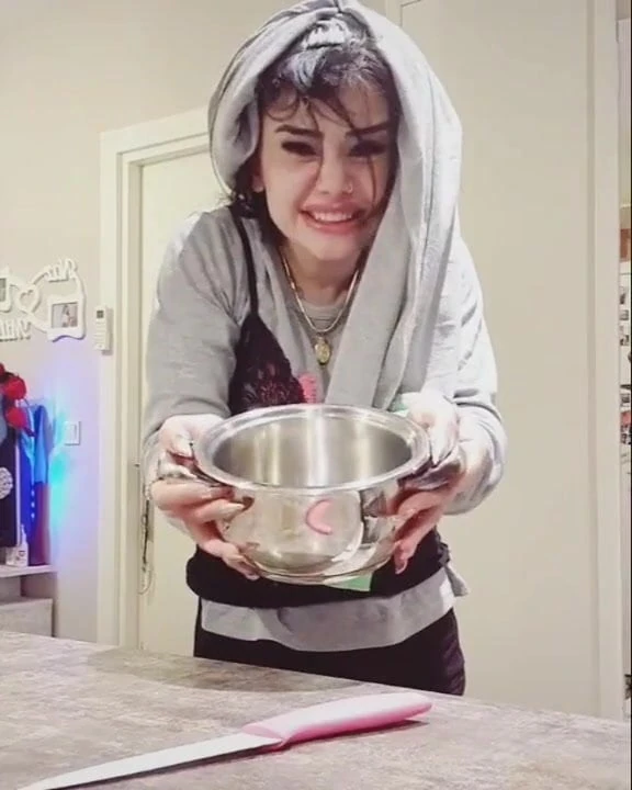 Naz mila göt, memeler, meme ucu Türk ünlü 6