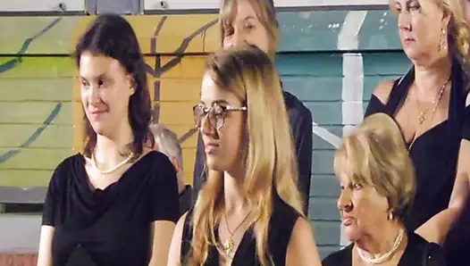 Seksi şarkıcı sözleri ve seksi bacaklar