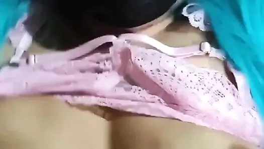 Sadakatsiz Meksikalı otaku erkek arkadaşınınkinden başka bir yarağı tercih ediyor