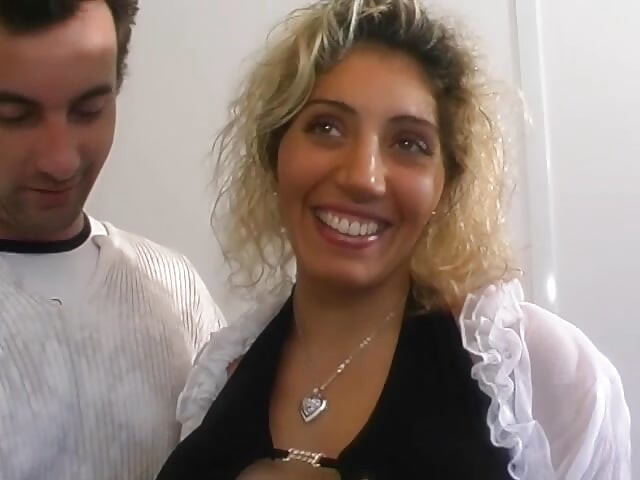 Muhteşem Fransız genç kız harika vücuduna döl püskürtüyor