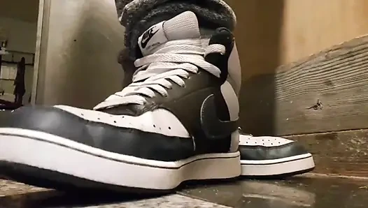 Nike Yüksek Çizmelerim