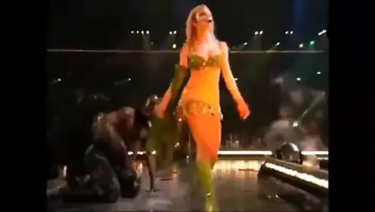 Britney spears bizimle dalga geçiyor!!!