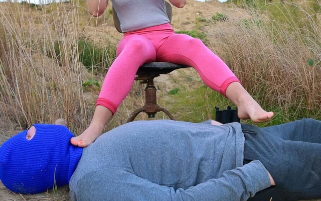 Açık havada ayak ibadeti ve ezme, amatör kadın egemenliği jozi eziyor