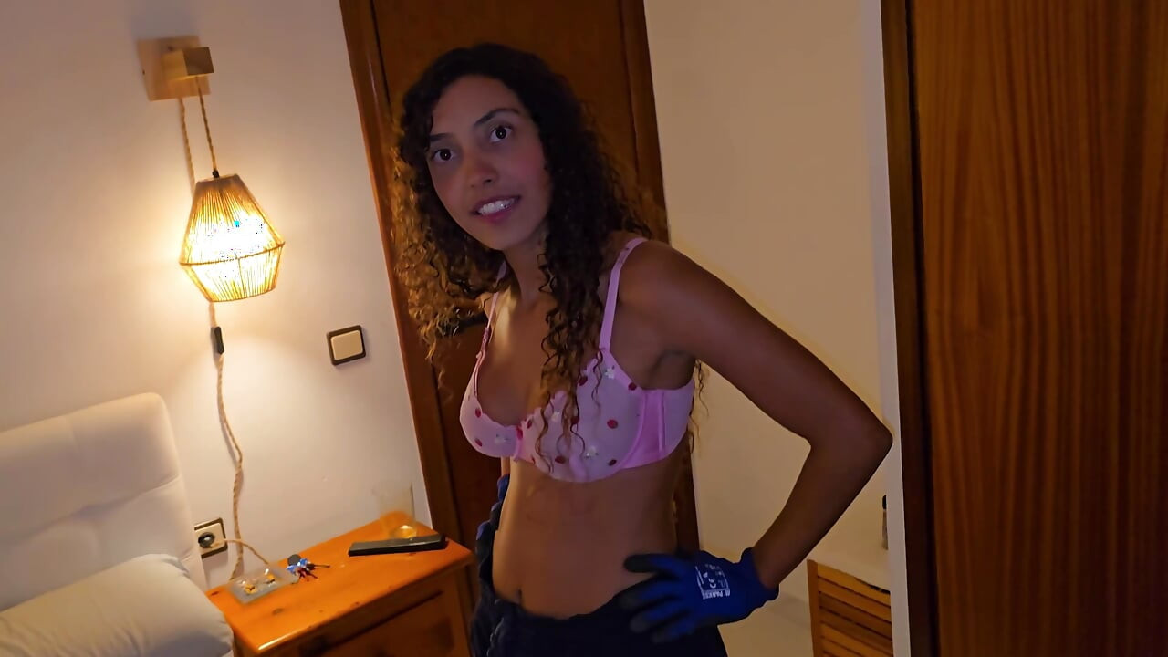 Sonunda seksi komşumla yatıyorum
