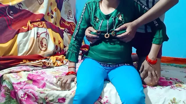 Ev Hintçe video üvey kardeş ile tam üvey kardeş seks keyfini çıkarın