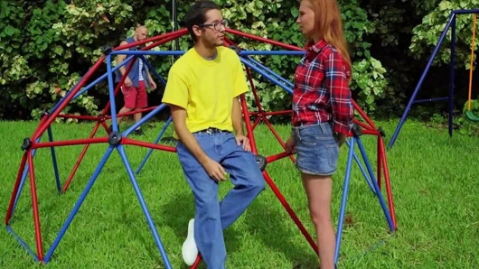 Ginger genç ava parker gets ona tıraş kedi delinmiş