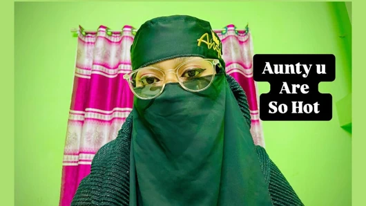 Aunty You're so sexy and your figure is look like sanny leone