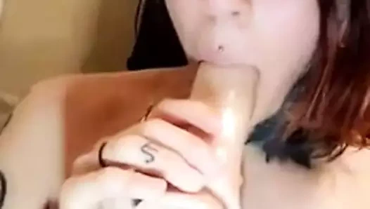Amanda v dildosucking