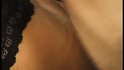 Küçük göğüslü olgun kadın seks yapıyor