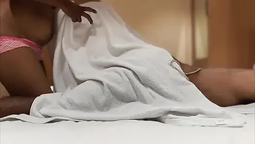 Otel odası desi masajı bölüm 1. Odia Kızı.