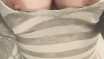 Tanrıçanın çok seksi göğüsleri var