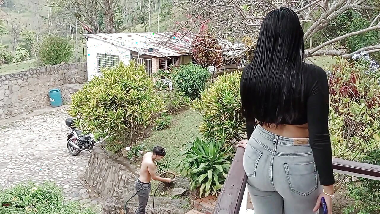 Oda arkadaşım azgınlığımda bana yardım ediyor, beni gerçekten sert sikiyor - İspanyolca porno