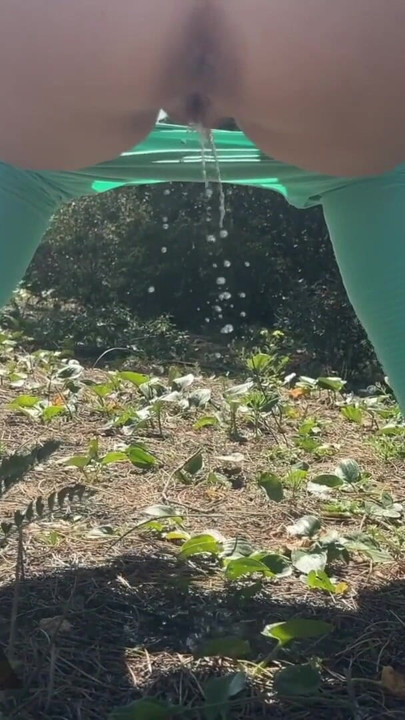 Risky public pissing / Blonde flashes and pisses in fitness park | Clip 1