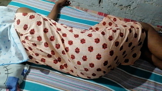 En ateşli yaratıcı ile gece geç saatlerde en güzel mükemmel vücut