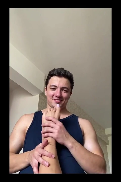 Tanrıça Kiffa - spor salonundan sonra gerçek amatör terli ayaklara tapıyor ve kokluyor