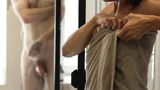 Birlikte duş almak her zaman mutlu sonla bitiyor