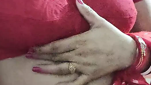 Hintli kadının seksi sutyeni