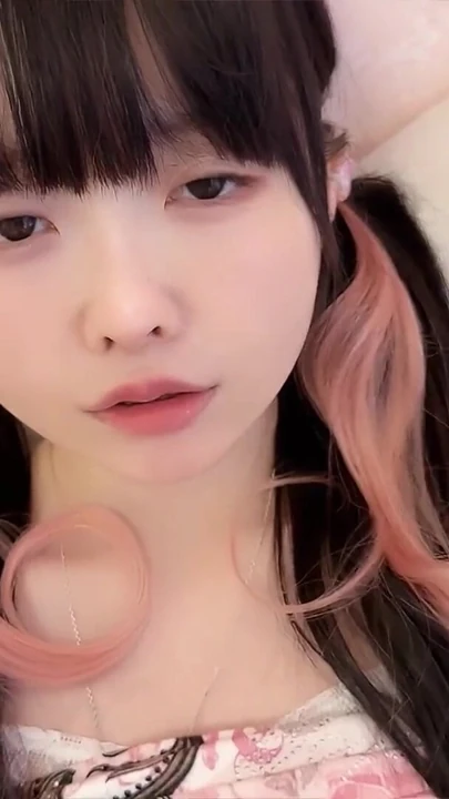 Pembe saçlı arsız kız ve HENTAI AEHGAO inlemeli seks | Bölüm 1