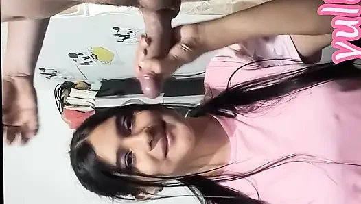 Yaramaz Kolombiyalı kadın seks karşılığında fotoğrafçıya sunuyor