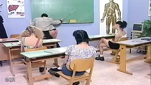 Ateşli gençlere özel şaplak atma