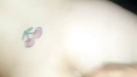 leche en la cola de yeni